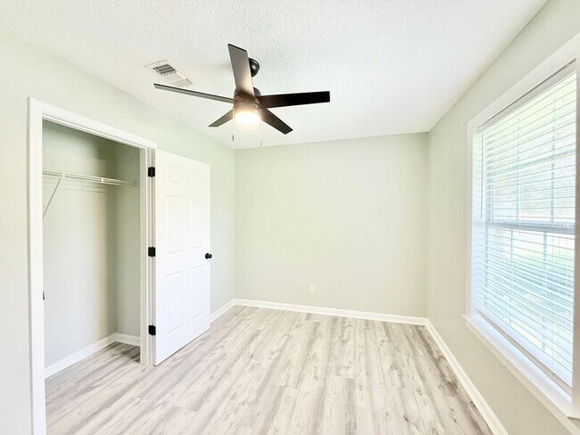 Building Photo - 4993 Mayo Cir