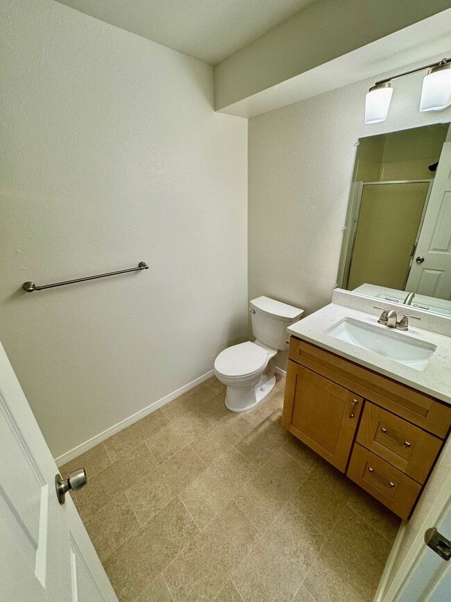 Building Photo - NEWLY RENOVATED Two-Story Townhouse By Ave...