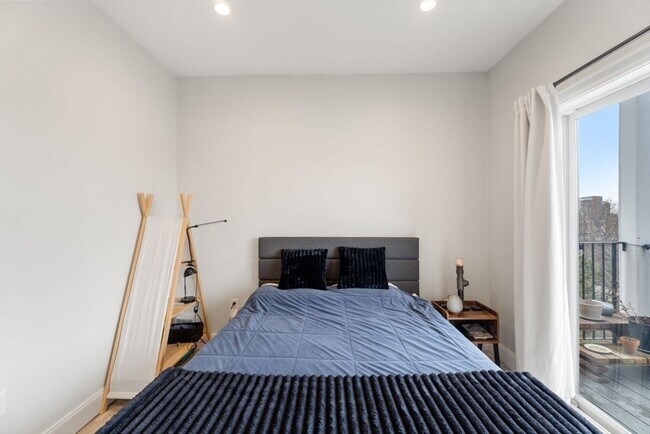 Building Photo - 1457 Tremont St