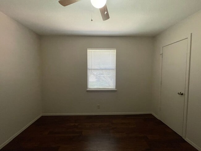 Building Photo - 7536 Meadowlark Ln N
