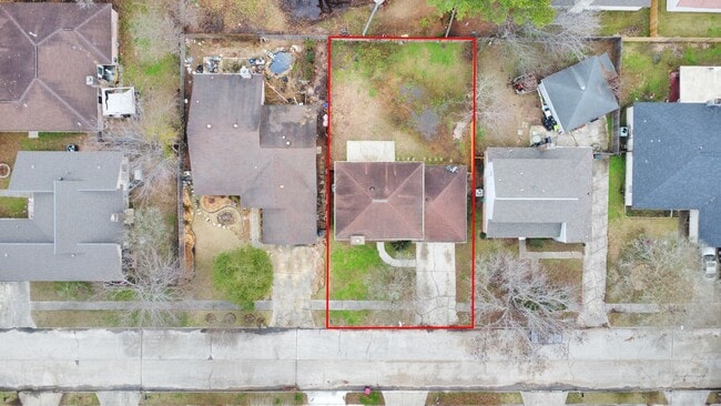 Building Photo - 24118 Spring Gum Dr