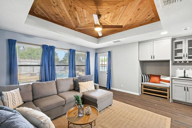 Building Photo - 749 Western Trail