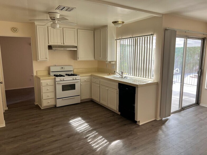 Building Photo - 23062 Conde Dr