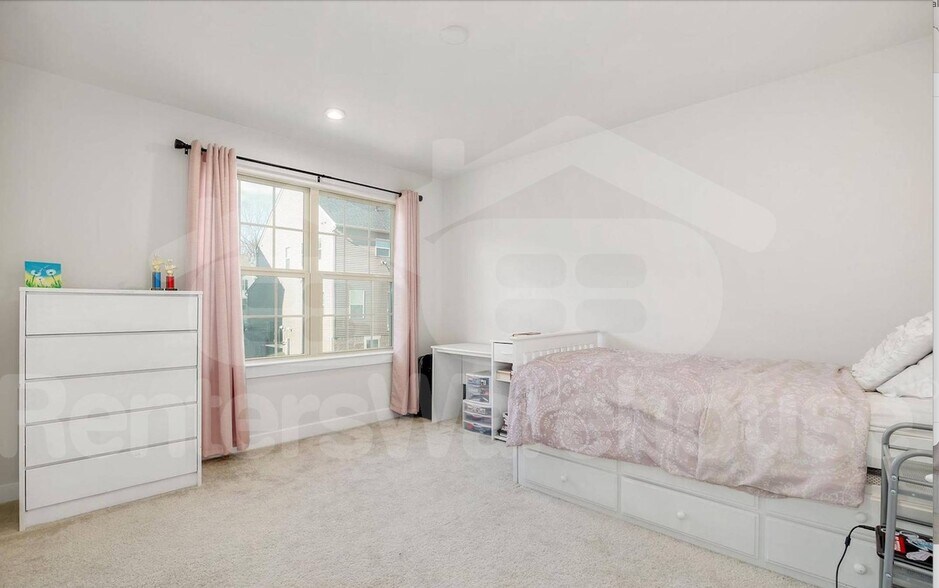 Building Photo - 2471 Vineyard Spgs Wy