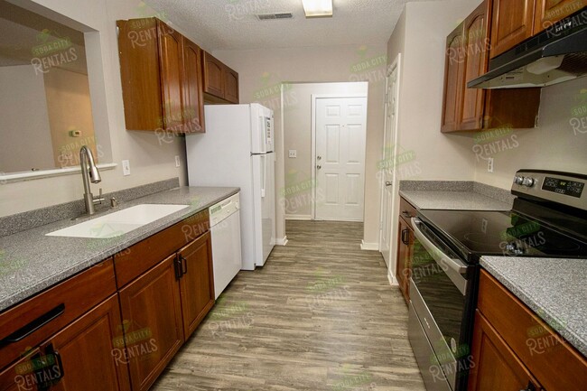 Building Photo - 2 Bedroom, 2 Bath Condo at Village Creek -...