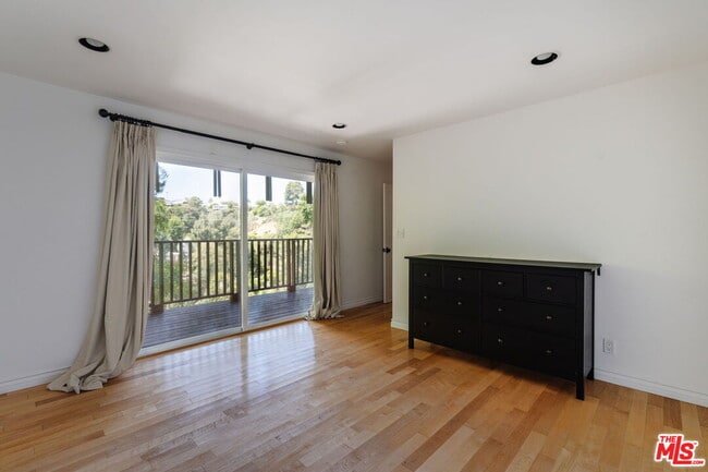 Building Photo - 2344 Sunset Heights Dr