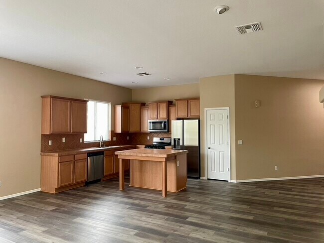 Building Photo - 2916 W Windsong Dr
