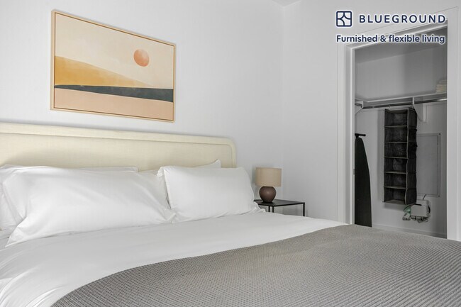 Building Photo - 3838 Dunn Dr