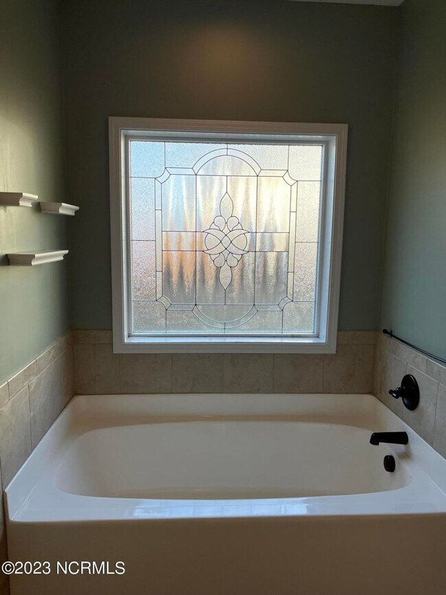 Building Photo - Welcome to Tall Pines Of New River!