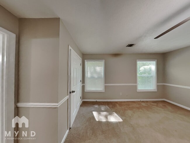 Building Photo - 3004 Cardinal Dr