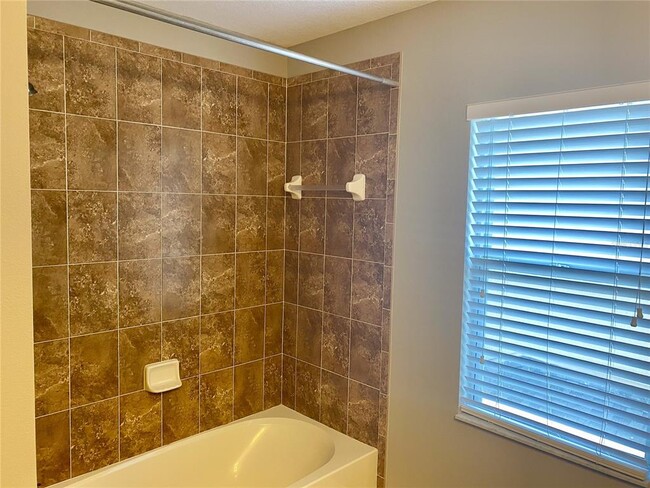 Building Photo - 4151 Knollpoint Dr