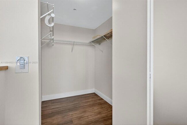 Building Photo - 2021 SW 3rd Ave
