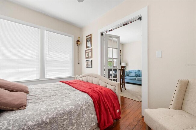 Building Photo - 325 Ohio Pl