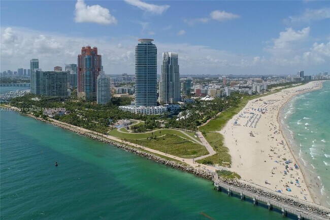Building Photo - 100 South Pointe Dr