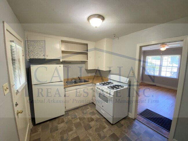 Building Photo - Park Hill 2 Bedroom Duplex