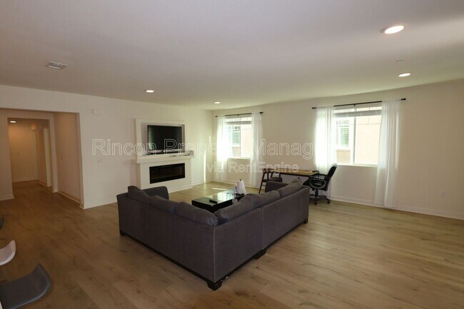 Building Photo - 2850 Wagon Wheel Rd