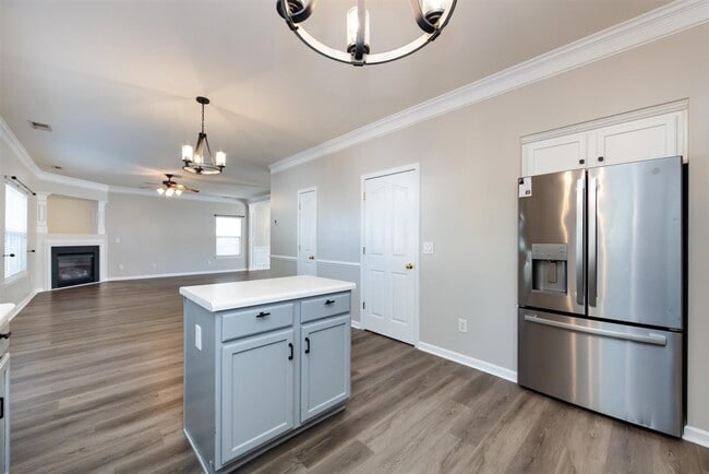 Building Photo - 4811 Sunburst Ln