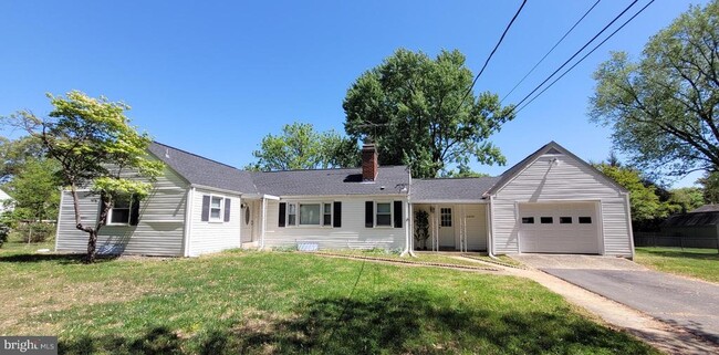 Building Photo - 6409 Higham Dr