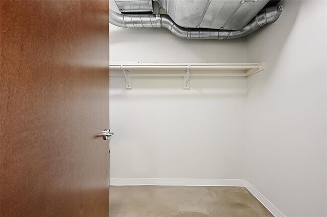 Building Photo - 800 Brazos St