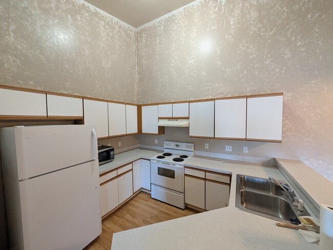 Building Photo - 8522 Jasonville Ct SE