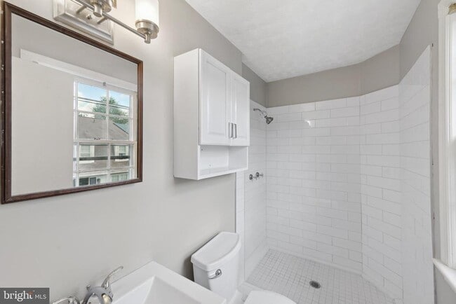 Building Photo - 1549 Bruton Ct