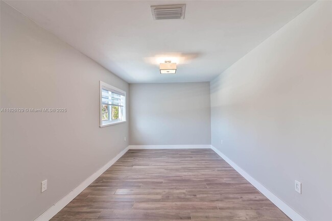 Building Photo - 19450 SW 125th Ave