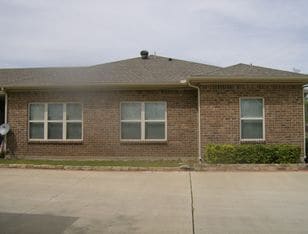 Building Photo - 228S.LINE103