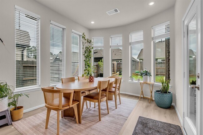 Building Photo - 32117 Magnolia River Trl