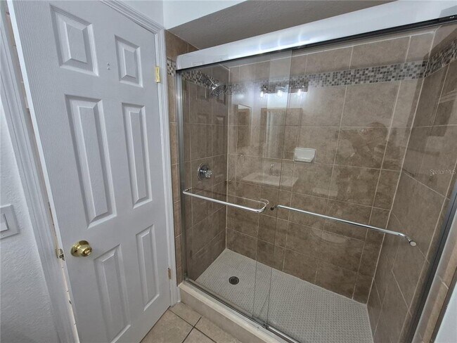 Building Photo - 2924 Ripplewood Dr