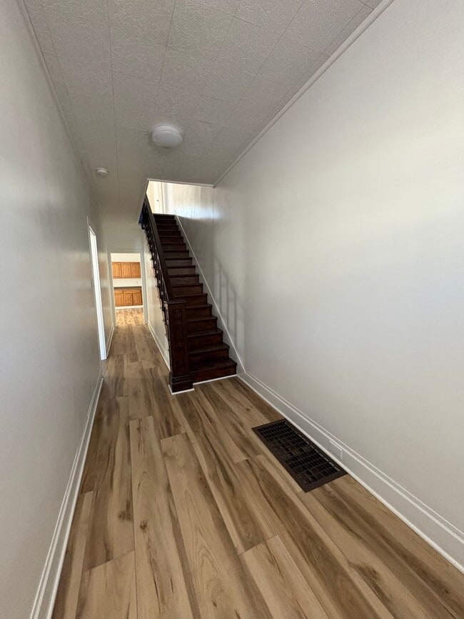 Building Photo - Newly Renovated Huge 3 Bed/ 3 Bath in Charming Downtown Carlisle
