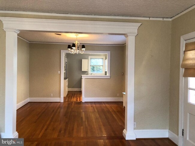 Building Photo - 1502 Greycourt Ave