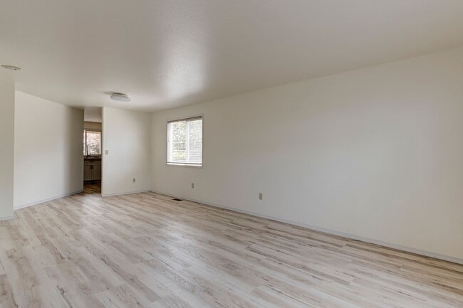 Building Photo - Charming & Updated 3-Bedroom Home