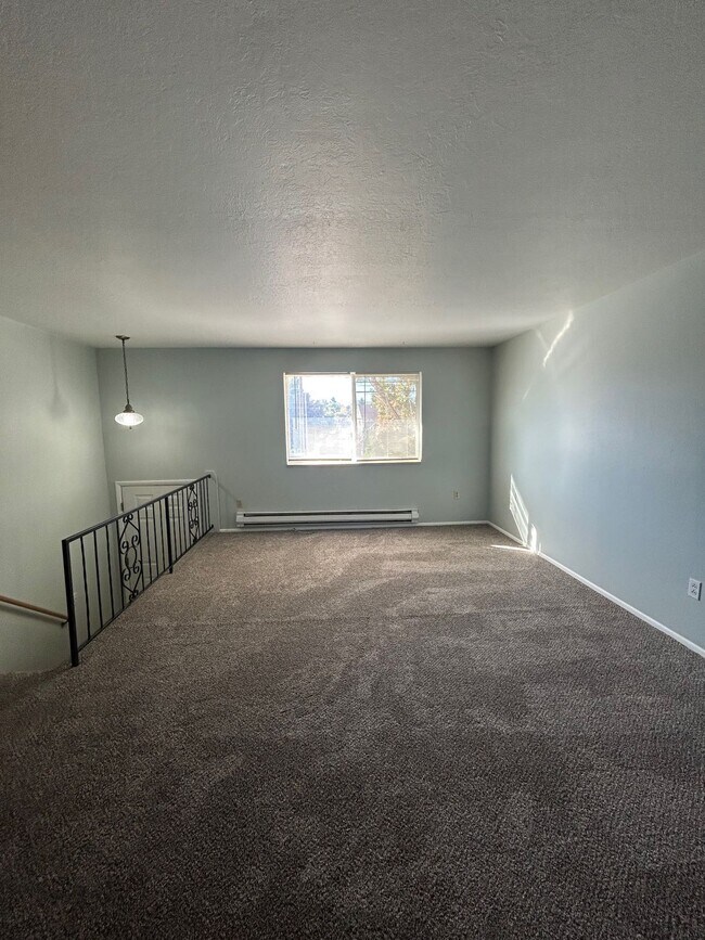 Building Photo - 5105 Hawthorne-6