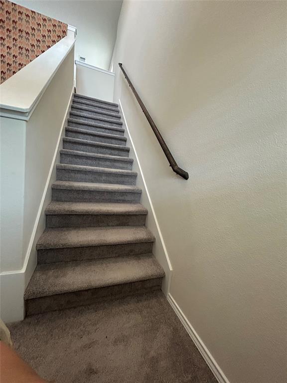 Building Photo - 453 Stone Water Ln