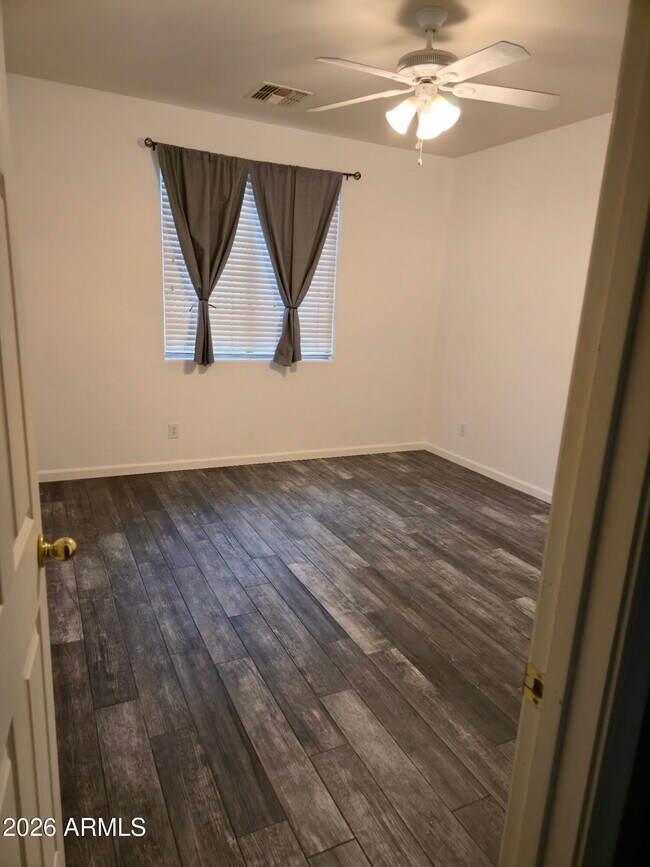 Building Photo - 7721 S 68th Dr