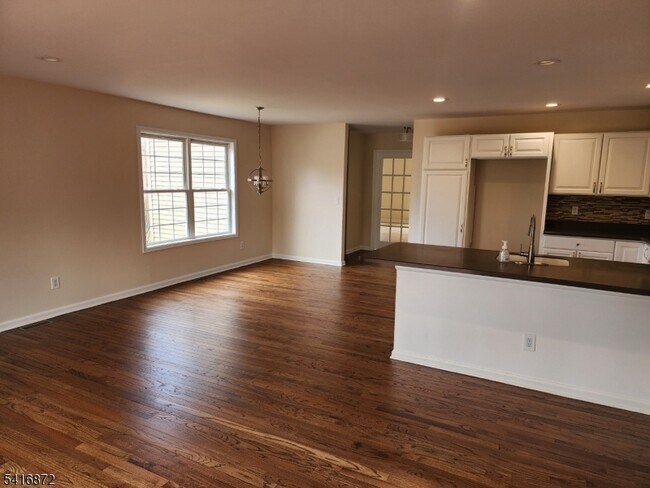 Building Photo - 27 Cypress Ln