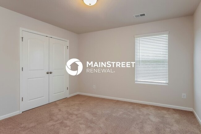 Building Photo - 3 Bedroom Pet-Friendly Home in Zebulon, NC with Main Street Renewal