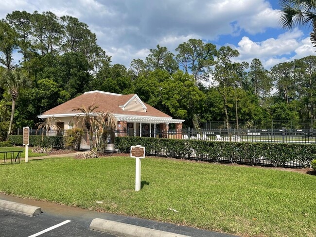 Building Photo - 3-bedroom, 2-bath home features a 2-car garage
