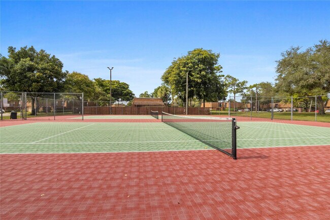Building Photo - 1821 18th Ln