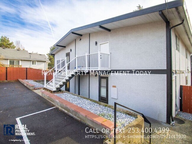 Building Photo - 1111 SW 148th St
