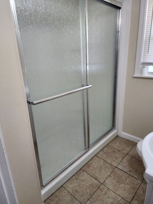 Building Photo - 4306 Shady Villa Dr