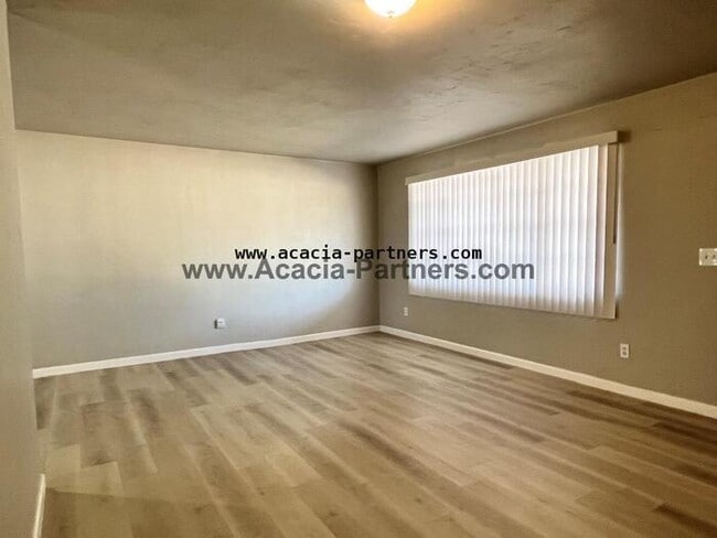 Building Photo - Four Bedroom Home in Silverbell Terrace