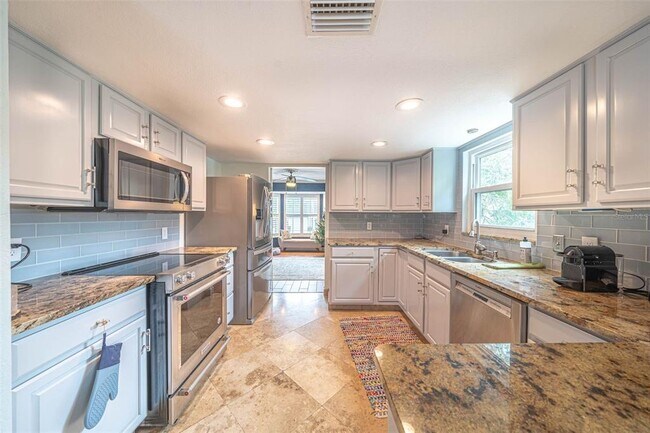 Building Photo - 4907 W Dryad St