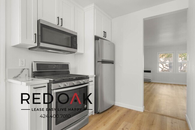 Building Photo - 8752 Belford Ave