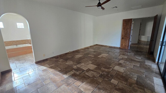 Building Photo - 4485 E Quail Brush Rd