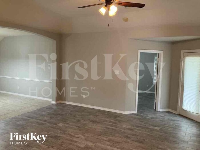 Building Photo - 107 Cove Pl Ct