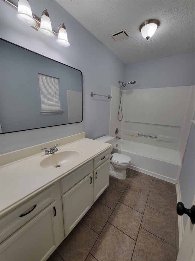 Building Photo - 2218 Wickburn Dr