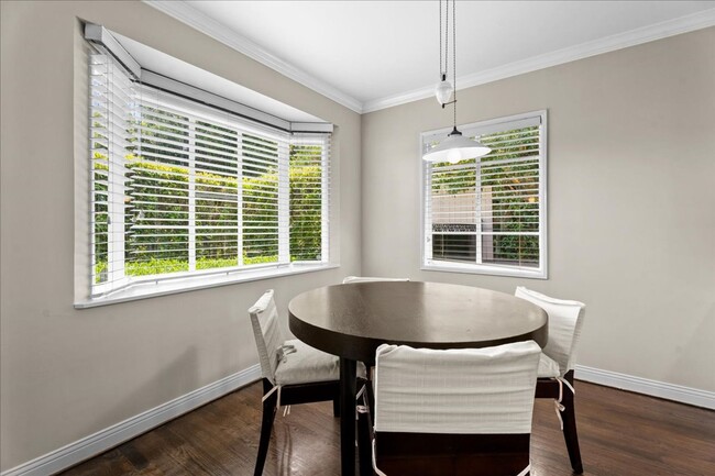 Building Photo - Luxury Private 2 bd Rental Home w/ Pool