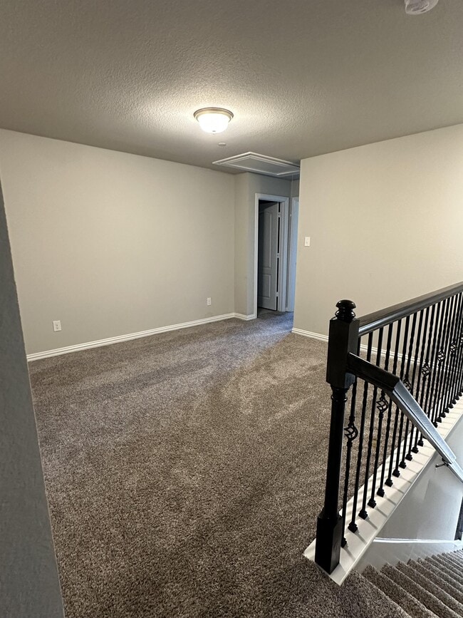 Building Photo - 3429 Cricket Dr