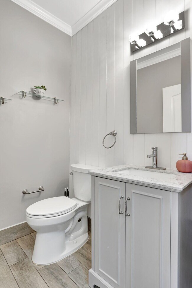 Building Photo - 6144 NW 78th Ct